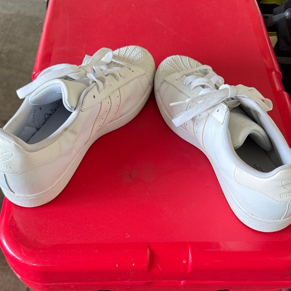 Adidas White Sneakers with Textured Toe - Picture 4 of 4